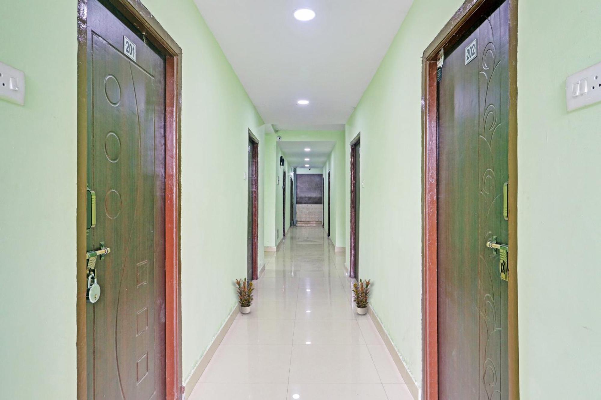 Hotel O Vasista Residency Hyderabad Exterior photo